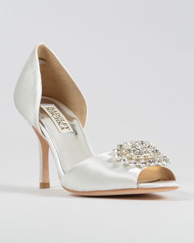 Badgley Mischka Launches An E-Commerce Site (Including Bridal Accessories!) 
