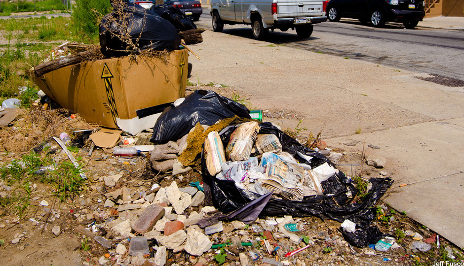 Trash-on-streets-of-phila