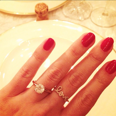 Lauren Conrad, shooter of an excellent engagement ring selfie | @LAURENCONRAD/INSTAGRAM