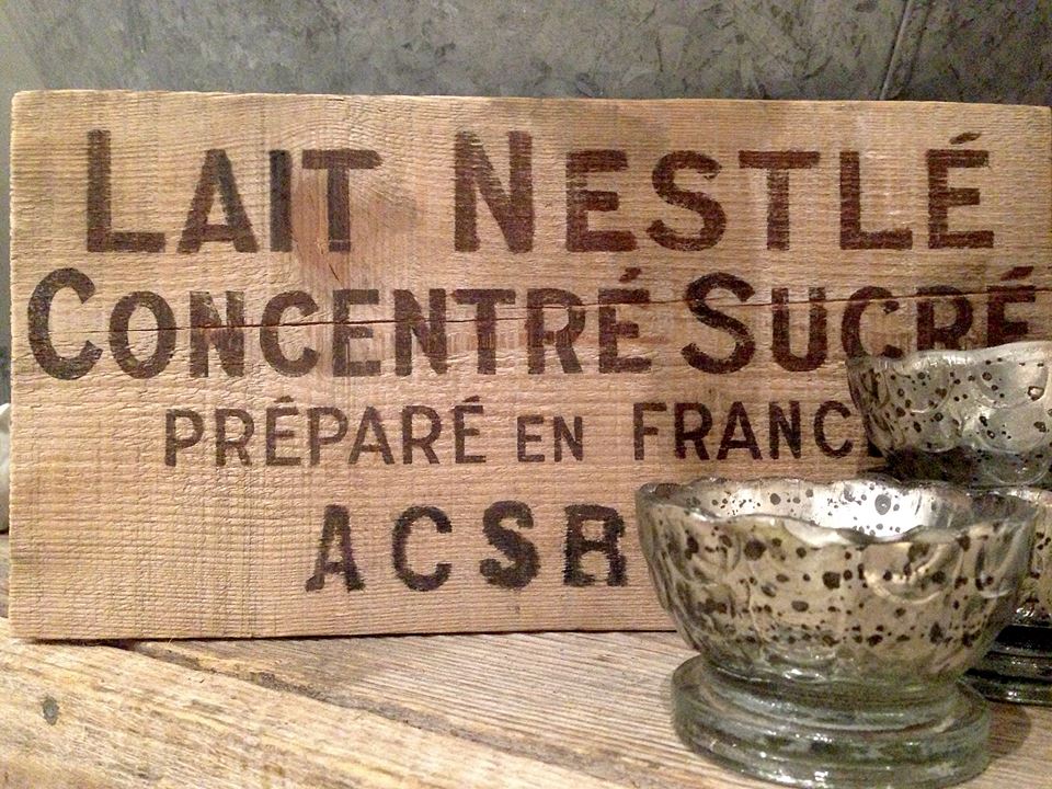 french-nestle-sign