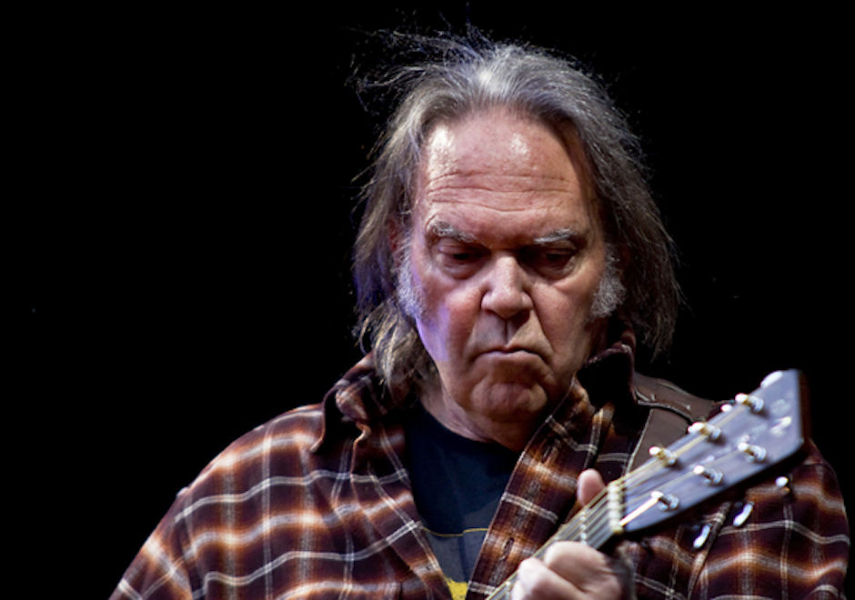 Neil-Young-Academy-of-Music-Philadelphia-2014