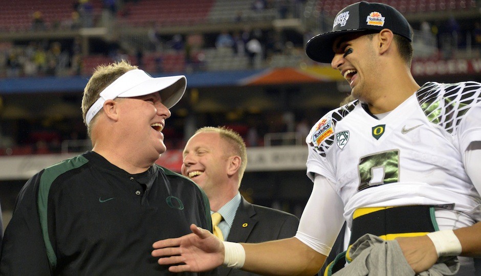 Chip Kelly and Marcus Mariota. (USA Today Sports)