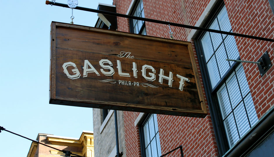 the-gaslight-sign-940