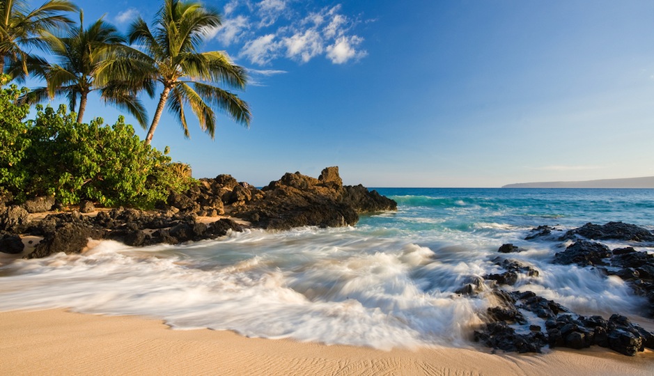 Men chose Hawaii as the perfect U.S. honeymoon spot. Shutterstock.