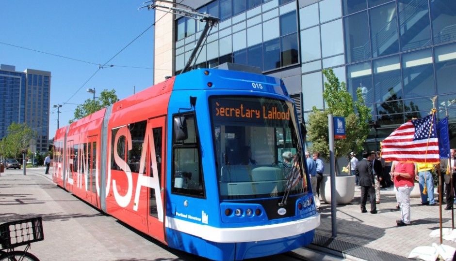 "United Streetcar 10T3 prototype for Portland" by Steve Morgan - Own work. Licensed under CC BY-SA 3.0 via Wikimedia Commons - http://commons.wikimedia.org/wiki/File:United_Streetcar_10T3_prototype_for_Portland.jpg#/media/File:United_Streetcar_10T3_prototype_for_Portland.jpg