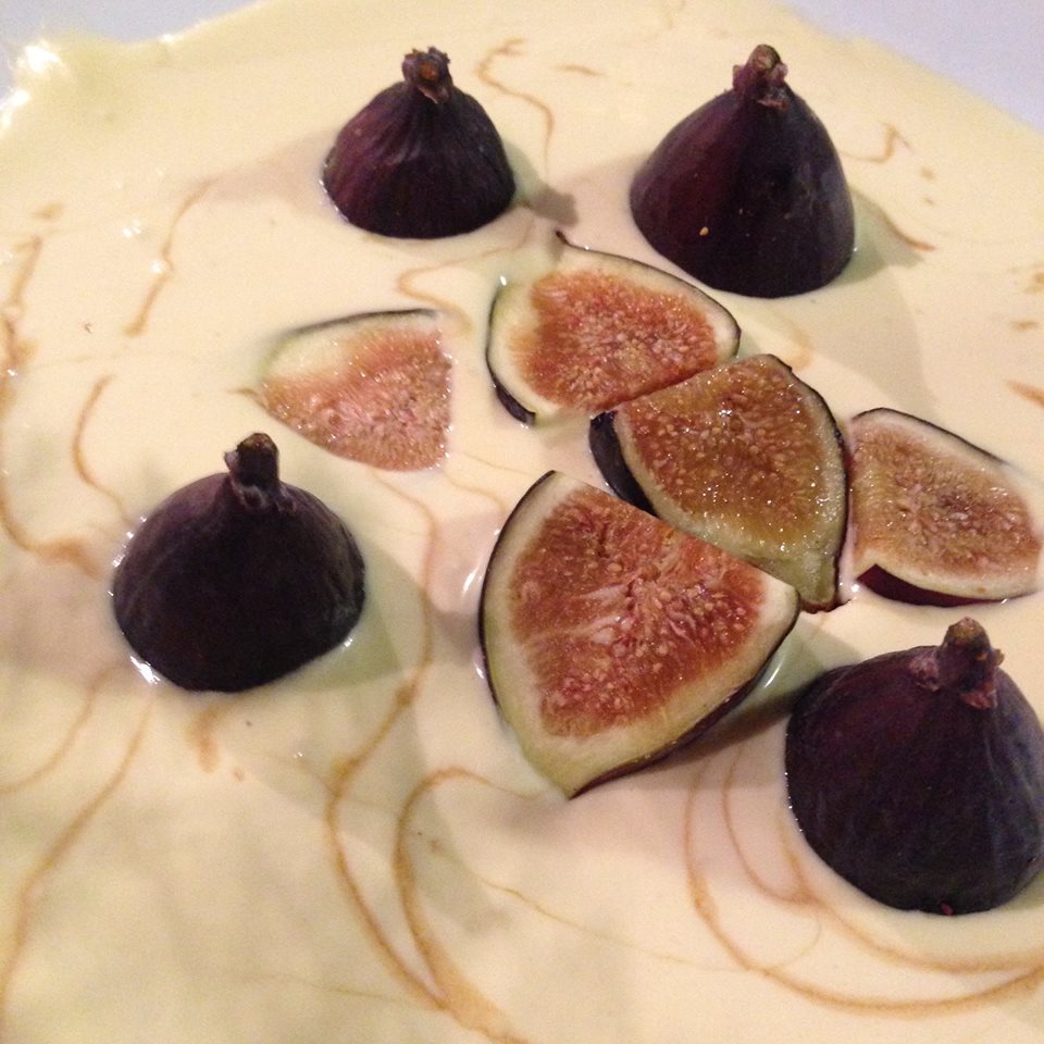 Figs in vanilla custard with pomegranate molasses