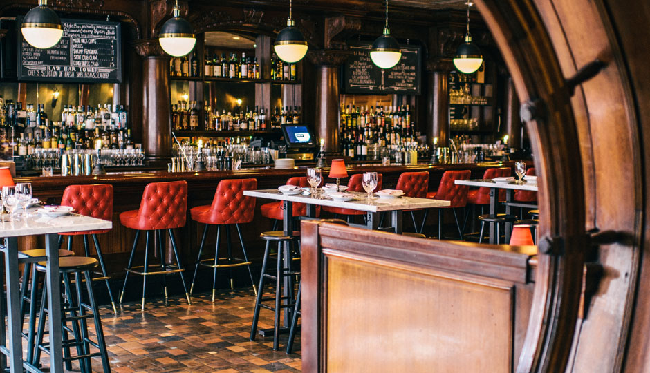 The Olde Bar at Bookbinders | Photo by Grace Dickinson