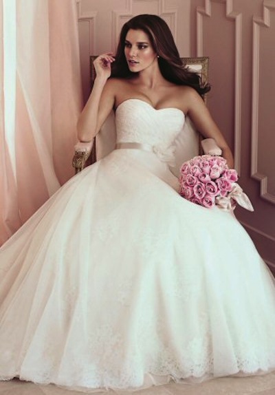 This gorgeous Paloma Blanca ball gown can be yours for $1,840.