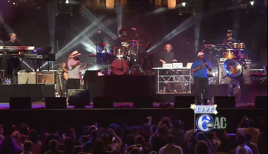 Mayor Nutter performs "Rapper's Delight" with The Roots. | Screenshot via 6ABC
