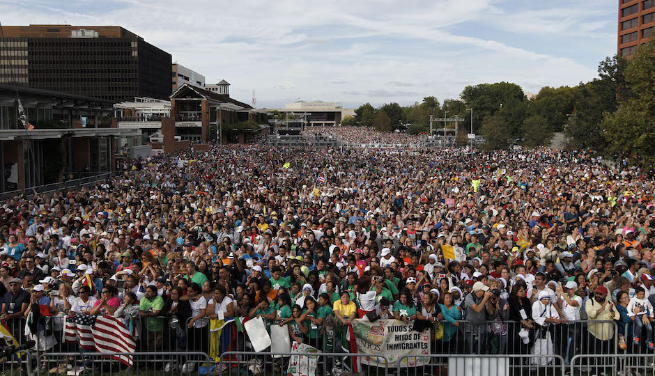A crowd fills the Independence Mall as Pope Francis speaks in front of Independence Hall, Saturday, Sept. 26, 2015 in Philadelphia. (AP Photo/Alex Brandon)