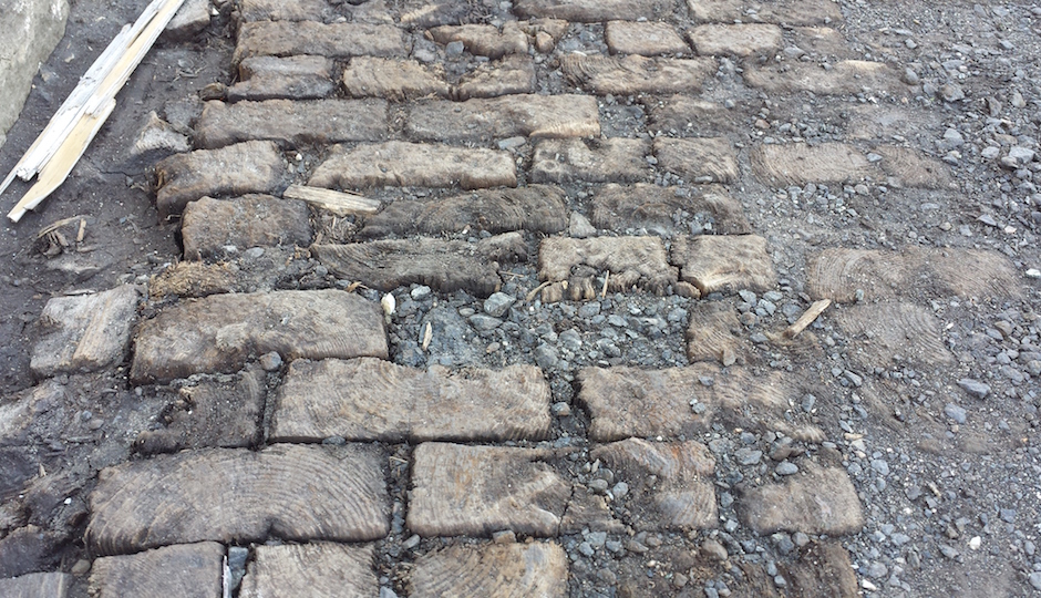 A closer look at newly discovered wooden street in Philadelphia | Photo: Ted Savage