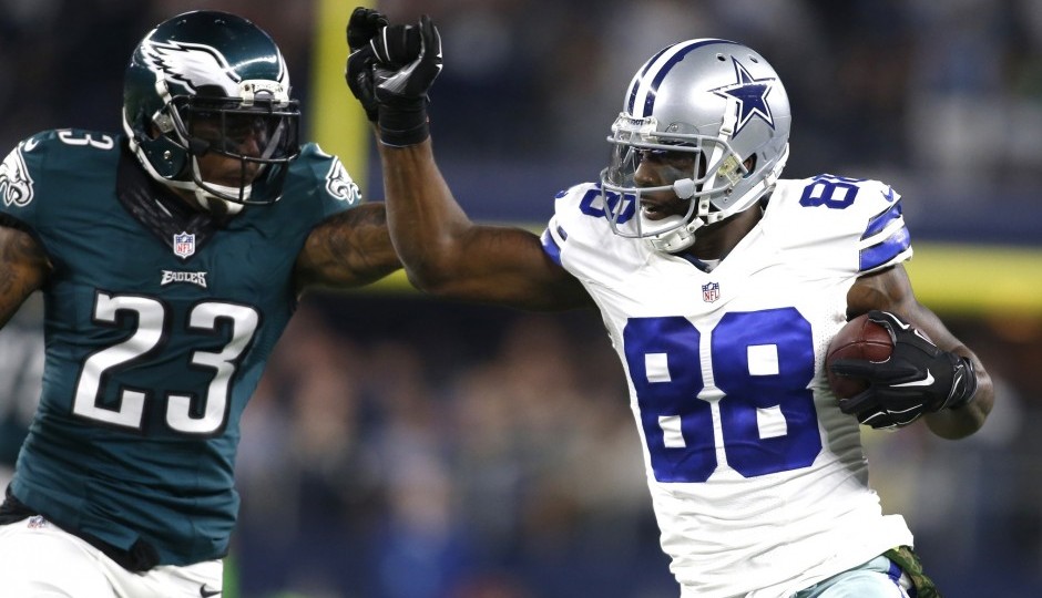 Nolan Carroll and Dez Bryant. (USA Today Sports)