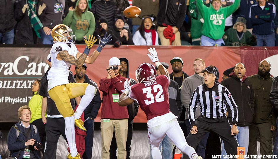 Notre Dame Fighting Irish wide receiver William Fuller (7) catches a pass for a touchdown over Temple Owls safety Will Hayes (32) in the fourth quarter at Lincoln Financial Field. Notre Dame won 24-20. 