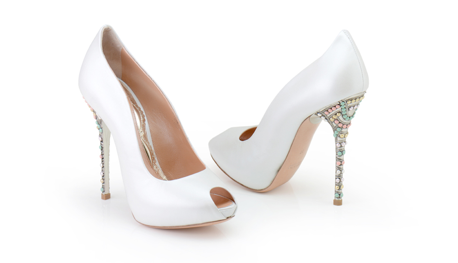 Candy heel in pearlized leather.