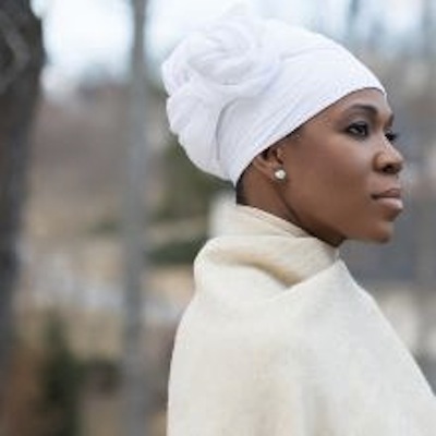 Singer/songwriter India.Arie brings her holiday concert to the area this week.
