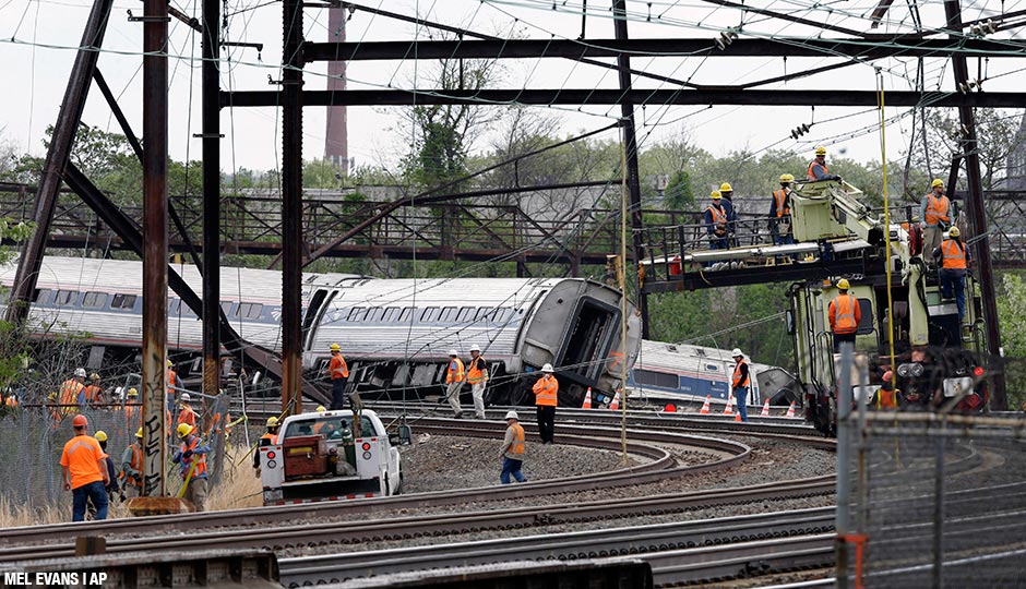 A “caution” signal would have kept Amtrak 188 from jumping the tracks on the curve at Frankford Junction. But Amtrak only gave that signal to southbound trains, not eastbound ones.