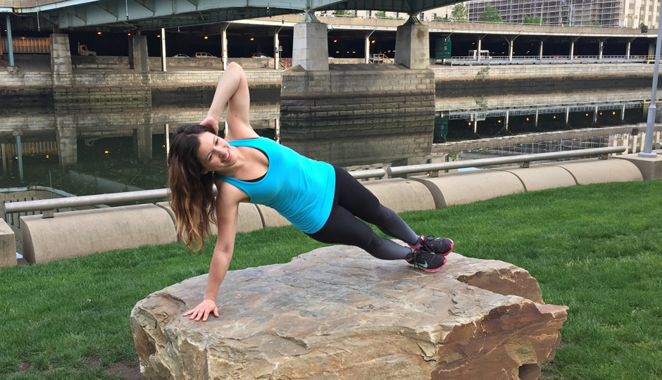 Side plank with hip dips