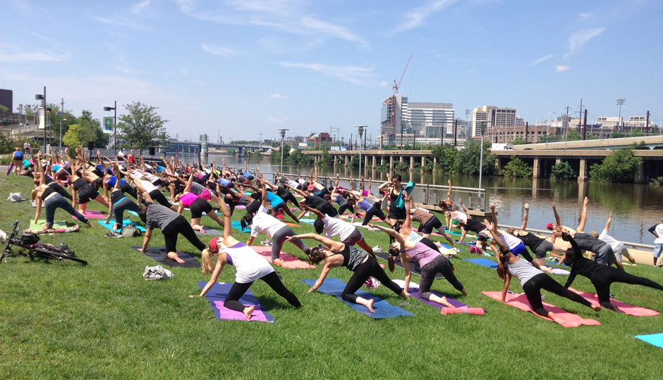 Best Philadelphia Fitness Events: Yoga on the Banks | Photograph by Erin Gautsche