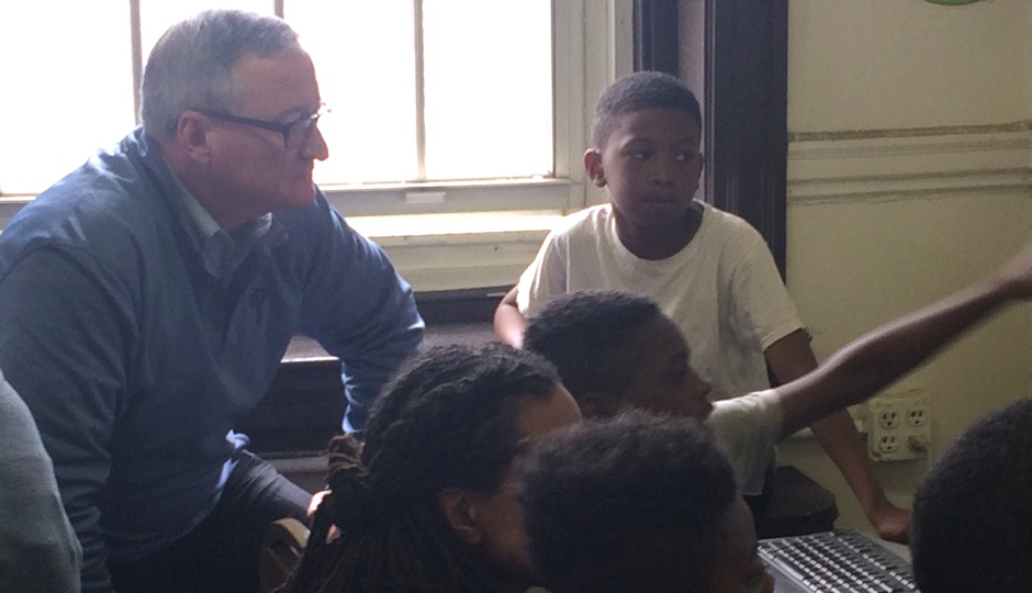 Mayor Kenney at a Coded by Kids workshop. Photo courtesy of Coded by Kids. 