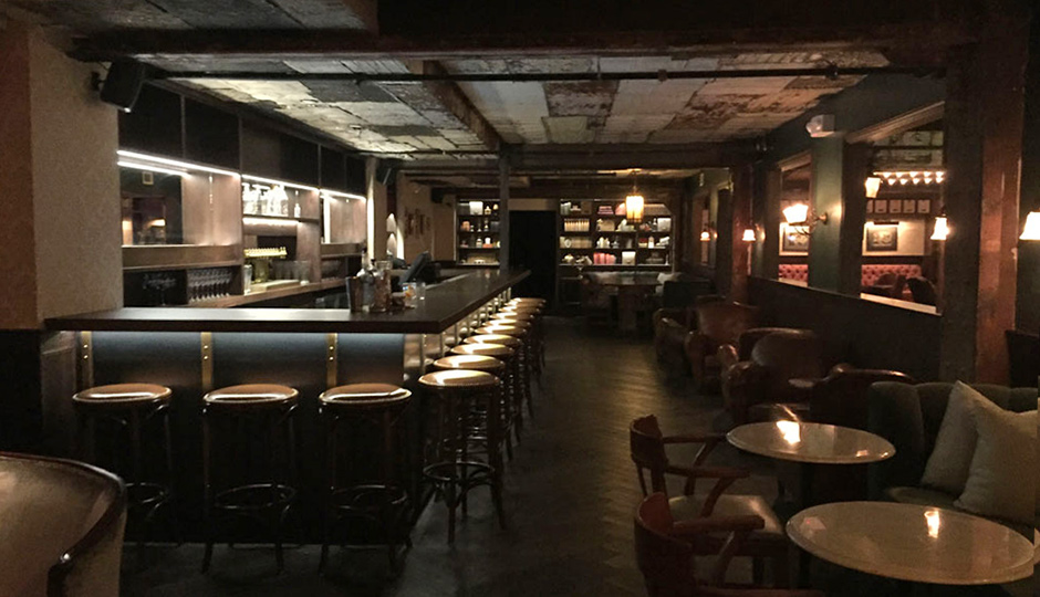 The Elbow Room Bar at Harp & Crown