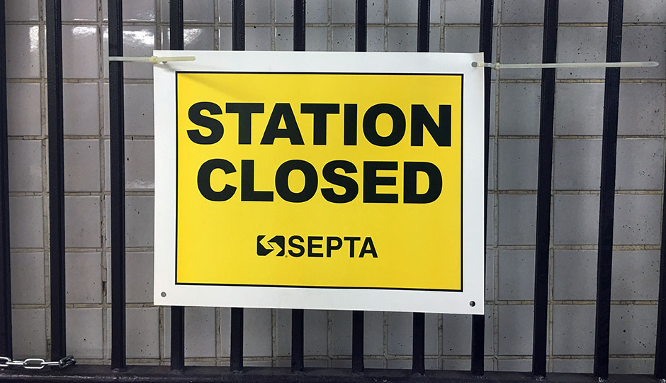 Station Closed sign at Spruce Street entrance
