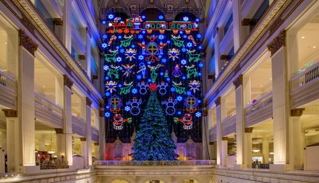 A Philadelphia tradition since 1956, the free Christmas Light Show at Macy’s in Center City illuminates the Wanamaker building, a National Historic Landmark, with almost 100,000 LED lights and finishes with sounds from the Wanamaker Organ. Photo by J. Fusco for Visit Philadelphia 