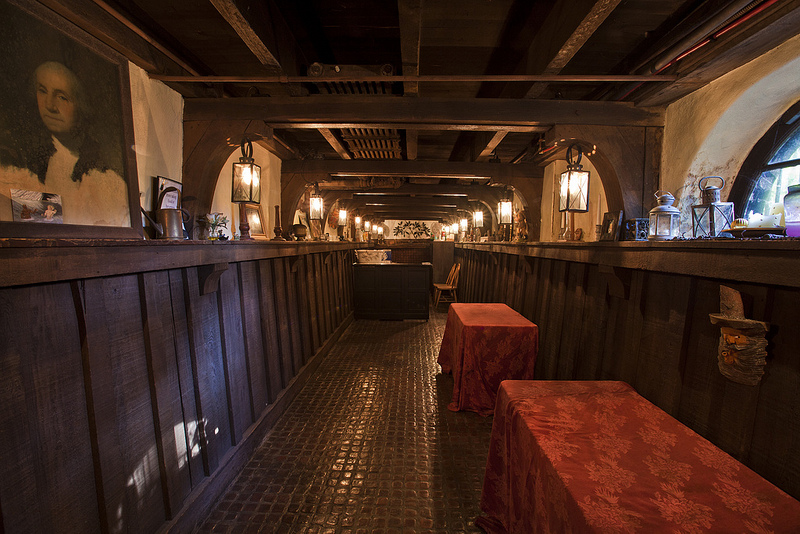 Splendiferous Interiors: Oaks Cloister