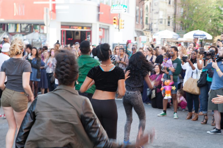 VIDEO: There Was a Super Cute Flash Mob Proposal at the South Street ...