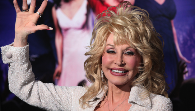 Dolly Parton To Debut Gay Dance Tune 