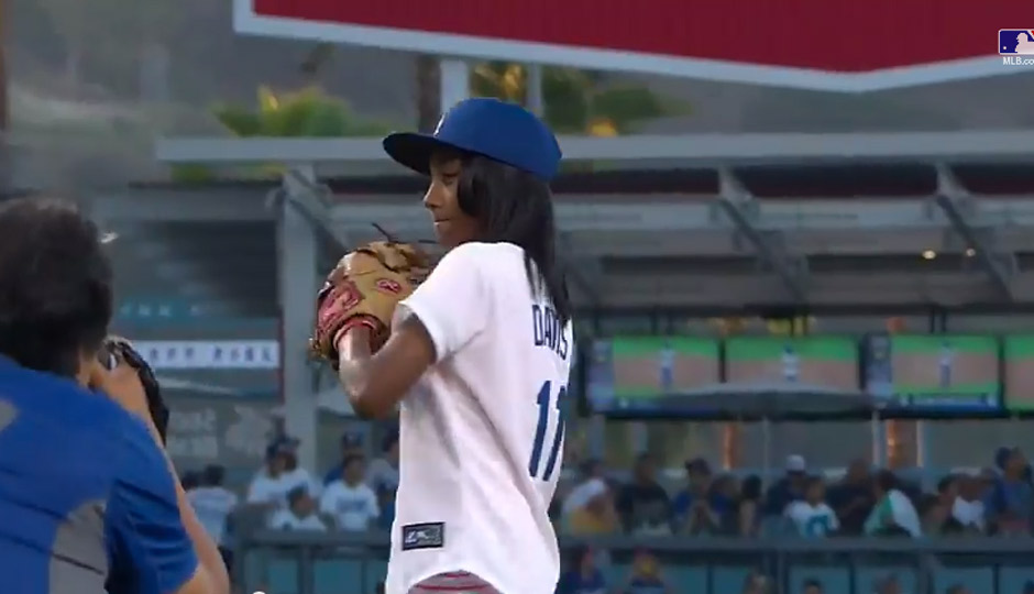 Mo'ne Davis Throws First Pitch at LA Dodgers Game