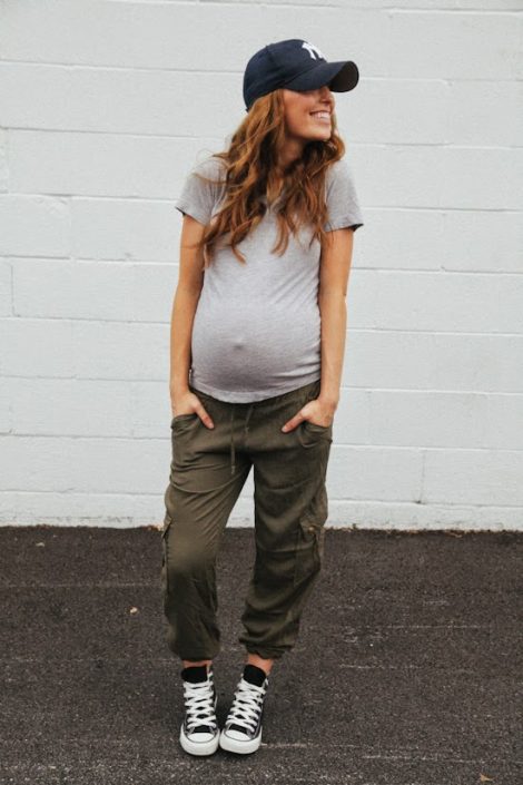 Pregnant Street Style: Maternity Outfit Ideas That Still Look Chic