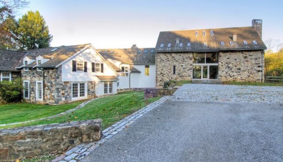 Square Farmhouse and Barn Connected At Last