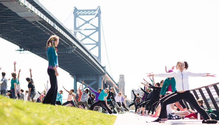 Outdoor Yoga In Philadelphia Be Well Philly