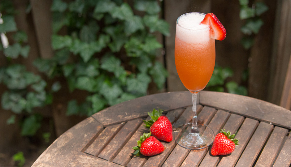 Thirsty Thursday The Bubbly Strawberry Cocktail You Have To Try Philadelphia Magazine
