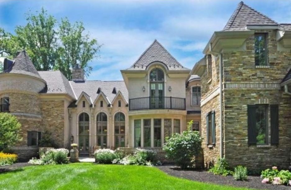 Jaw Dropper of the Week: Eagles Watch Estate In Huntingdon Valley