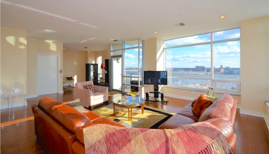 Ritzy Rental TwoBedroom Available at The Beaumont in Old City