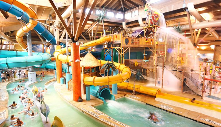 4 Indoor Water Parks to Visit With the Family This Winter ...