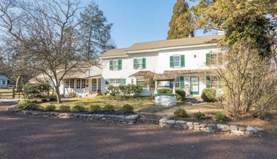 Farmhouse Friday: The Real Deal in Pine Valley