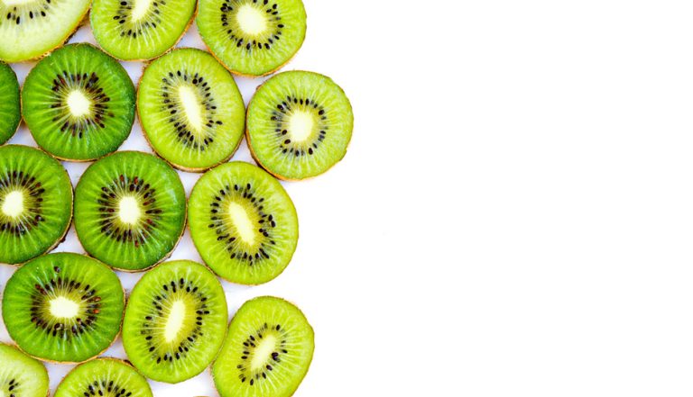 Why You Should Be Eating Kiwis Like Apples — Skin And All (Really ...