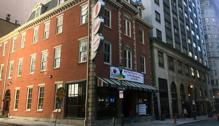 Here Are Your Memories From the Center City Applebee’s