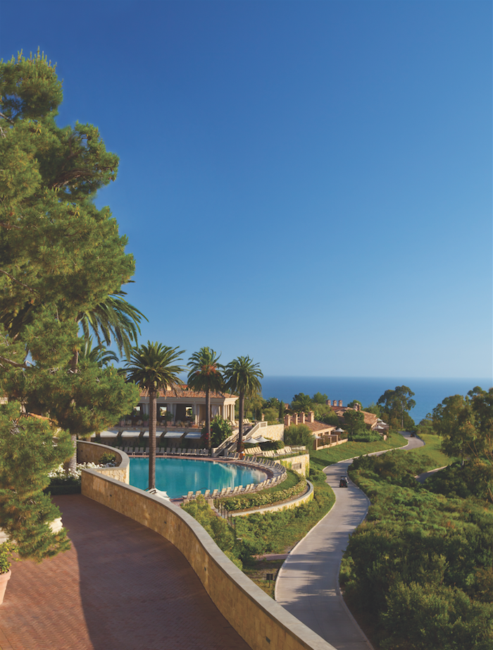 The promenade, pool and Pacific view at Pelican Hill Resort// Pelican Hill Resort