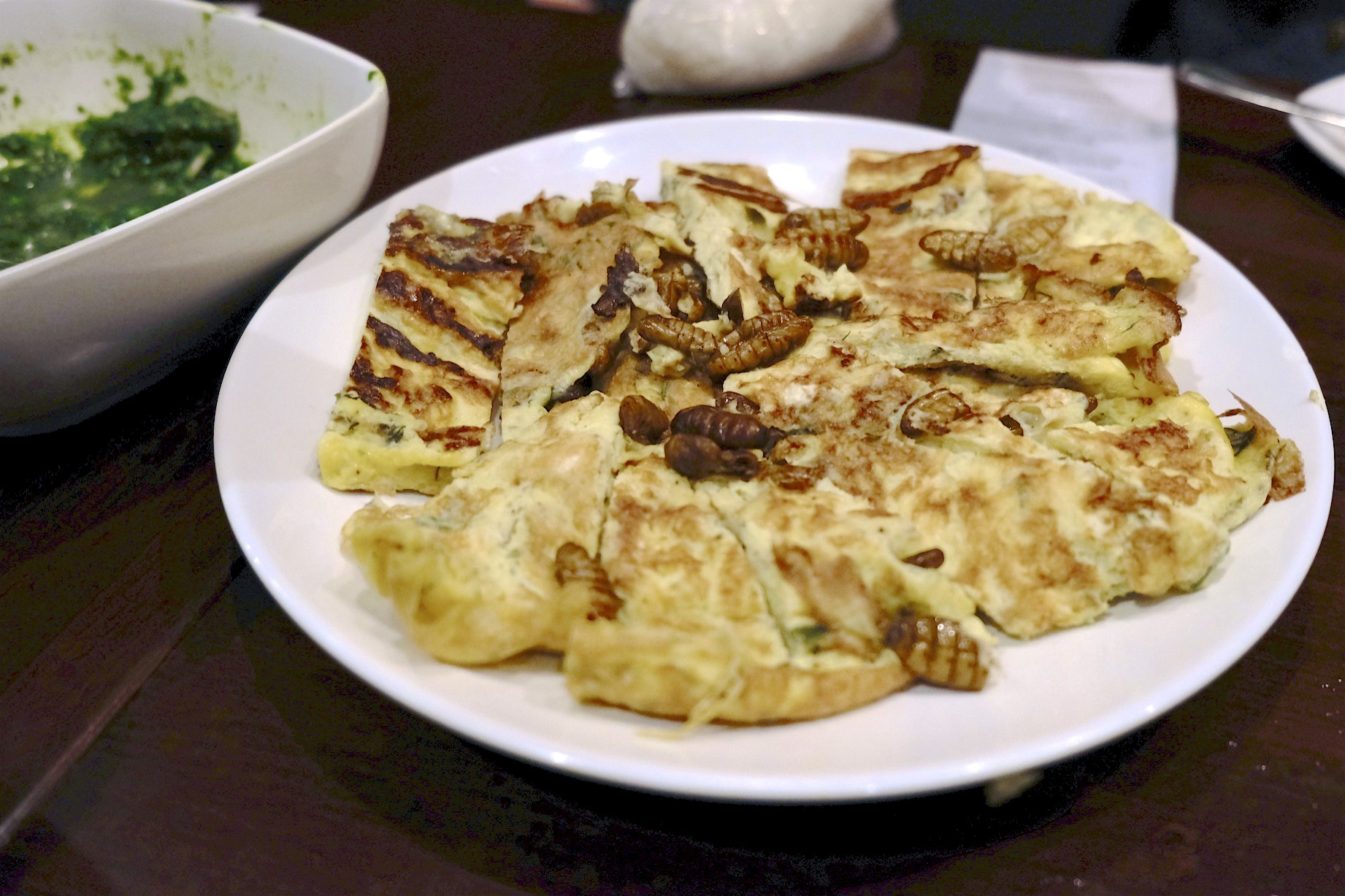 Maeng duk-dae: Lao-style silk worm omelet