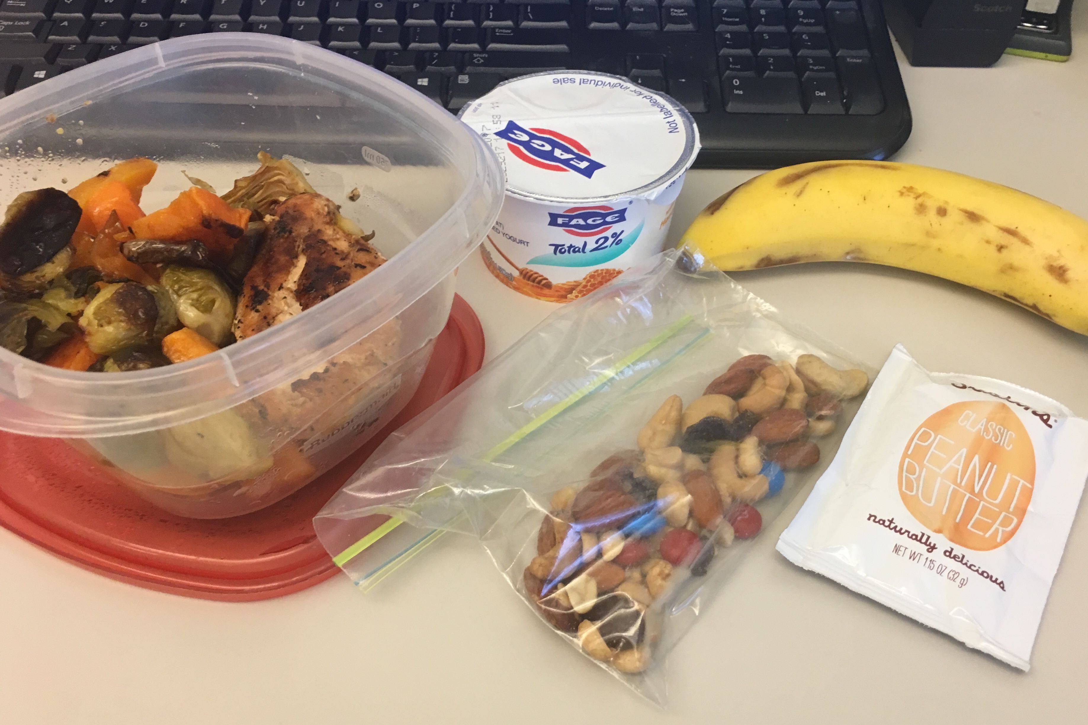 what-6-nutritionists-really-pack-themselves-for-lunch-every-day