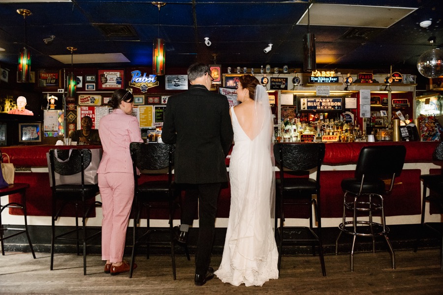 This Quirky Mütter Museum Wedding Began With A Citywide At Bob This Wedding Exudes Hiness And A Love That Is Uniquely Theirs Despite The Fact Rain Caused Change Of Plans See Fun For Yourself In