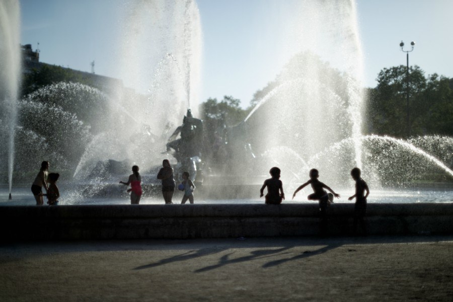 summer heat wave, fountain