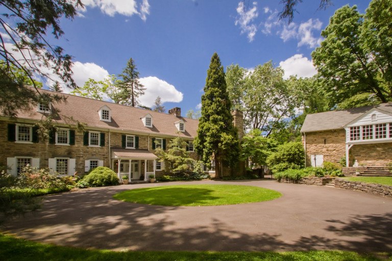 Time Travel in Laverock for $749K