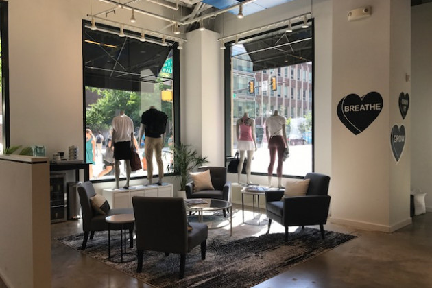 lululemon-store-manager-westboro-church