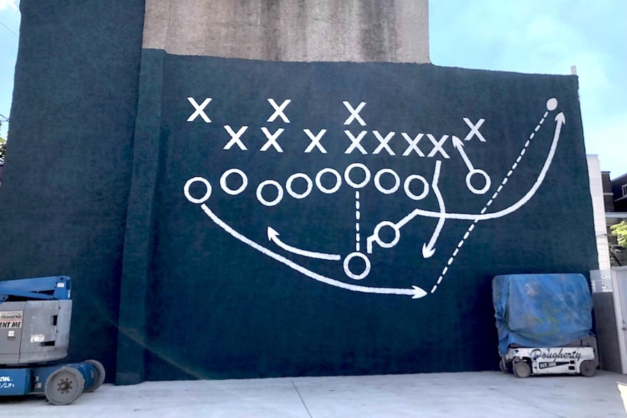 philly special mural eagles