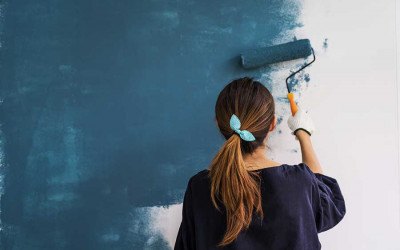 home-improvement-girl-painting