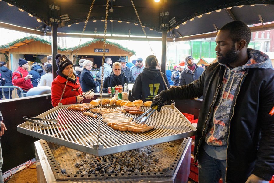 What to Eat and Drink at Christmas Village in Philadelphia's Love Park